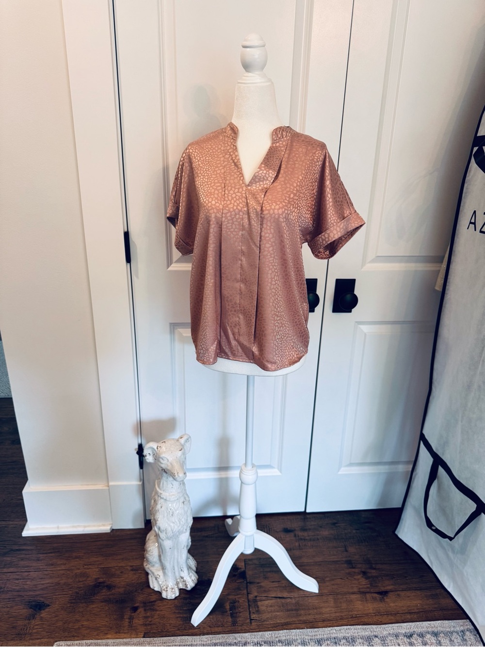 Short-Sleeve Satin V-Neck Blouse - Rose Metallic